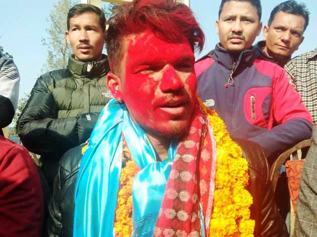 नेपाल अाइडल सिजन –२ काे टप ४ मा पग्ने रविलार्इ भव्य स्वागत सहित नगरपरिक्रमा